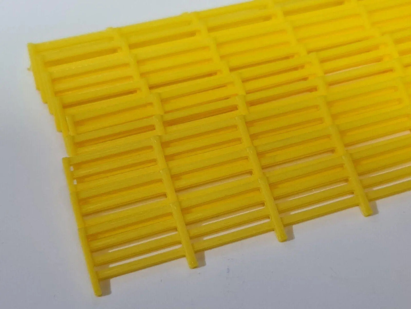 Fencing Railings OO HO New 10 Pack Yellow Gauge 1:76 Scale Models Train Railway 3D Peak Print