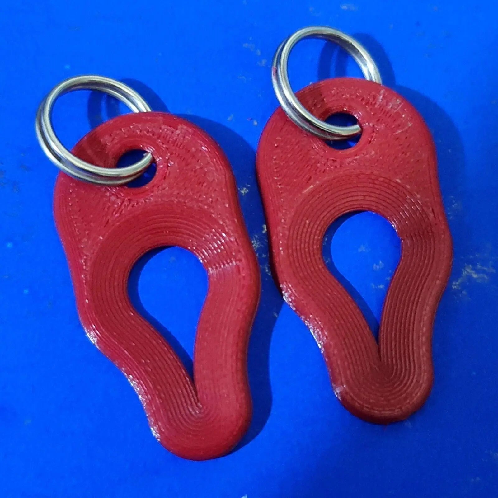 2 x Key Ring Tick Removal Tools Ruby Red PLA Plastic Biodegradable dog cat horse 3D Peak Print