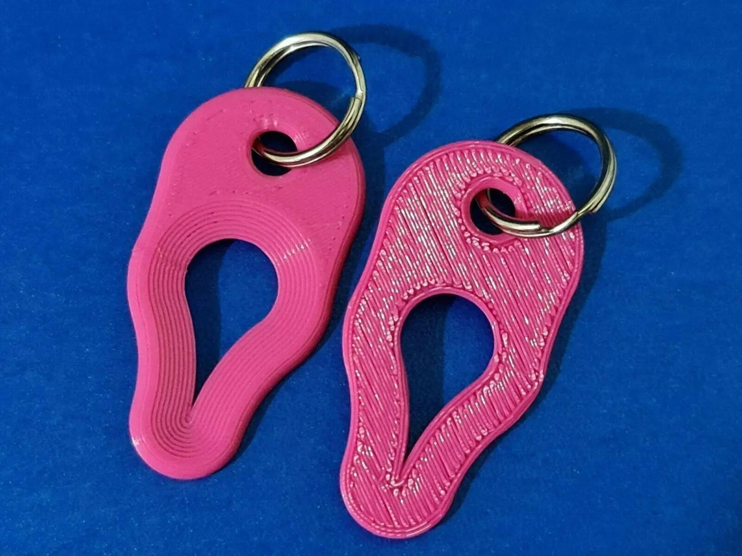 2 x Key Ring Tick Removal Tools Pink PLA Plastic Biodegradable, dog cat horse 3D Peak Print
