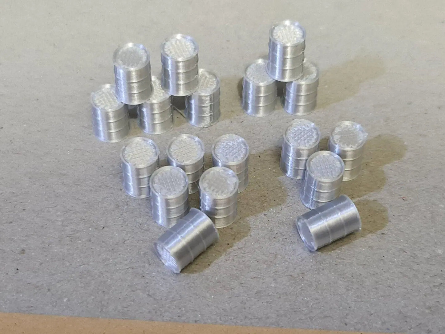 18 New Aluminium Oil Drum Barrels 1:43 Scale Models diorama accessories Truck 3D Peak Print