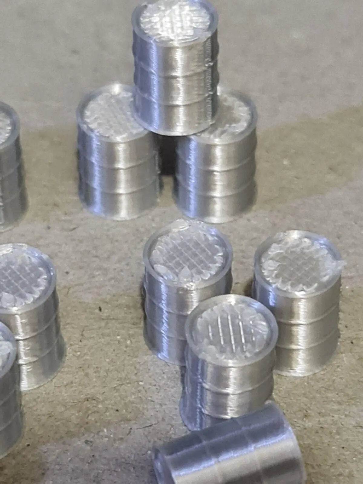 18 New Aluminium Oil Drum Barrels 1:43 Scale Models diorama accessories Truck 3D Peak Print