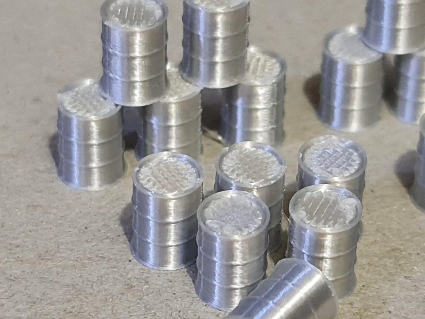 18 New Aluminium Oil Drum Barrels 1:43 Scale Models diorama accessories Truck 3D Peak Print