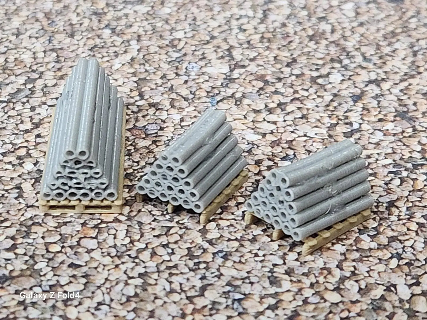 1:76 Scale OO Gauge Model Railway Pallets with Pipes Scenery and Accessories 3D Peak Print