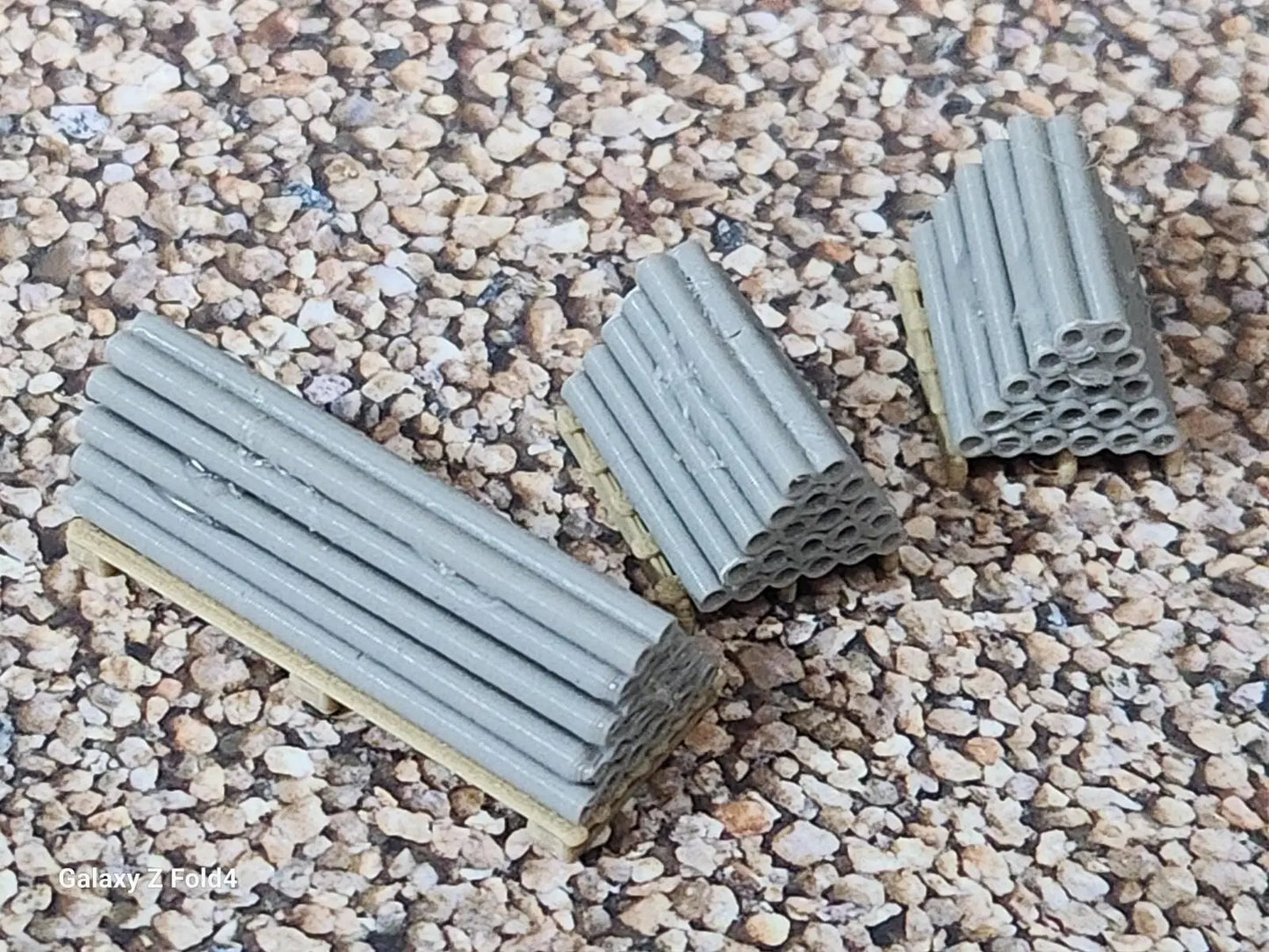 1:76 Scale OO Gauge Model Railway Pallets with Pipes Scenery and Accessories 3D Peak Print