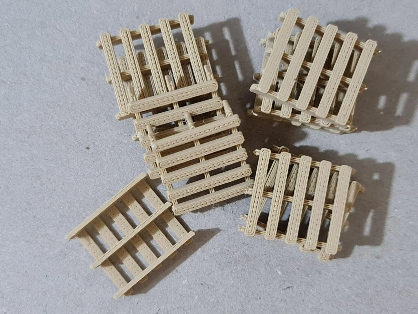 009 00-9 Narrow Gauge Wood Colour Pallets 1:76 Models Train Railway (25 Pack) 3D Peak Print