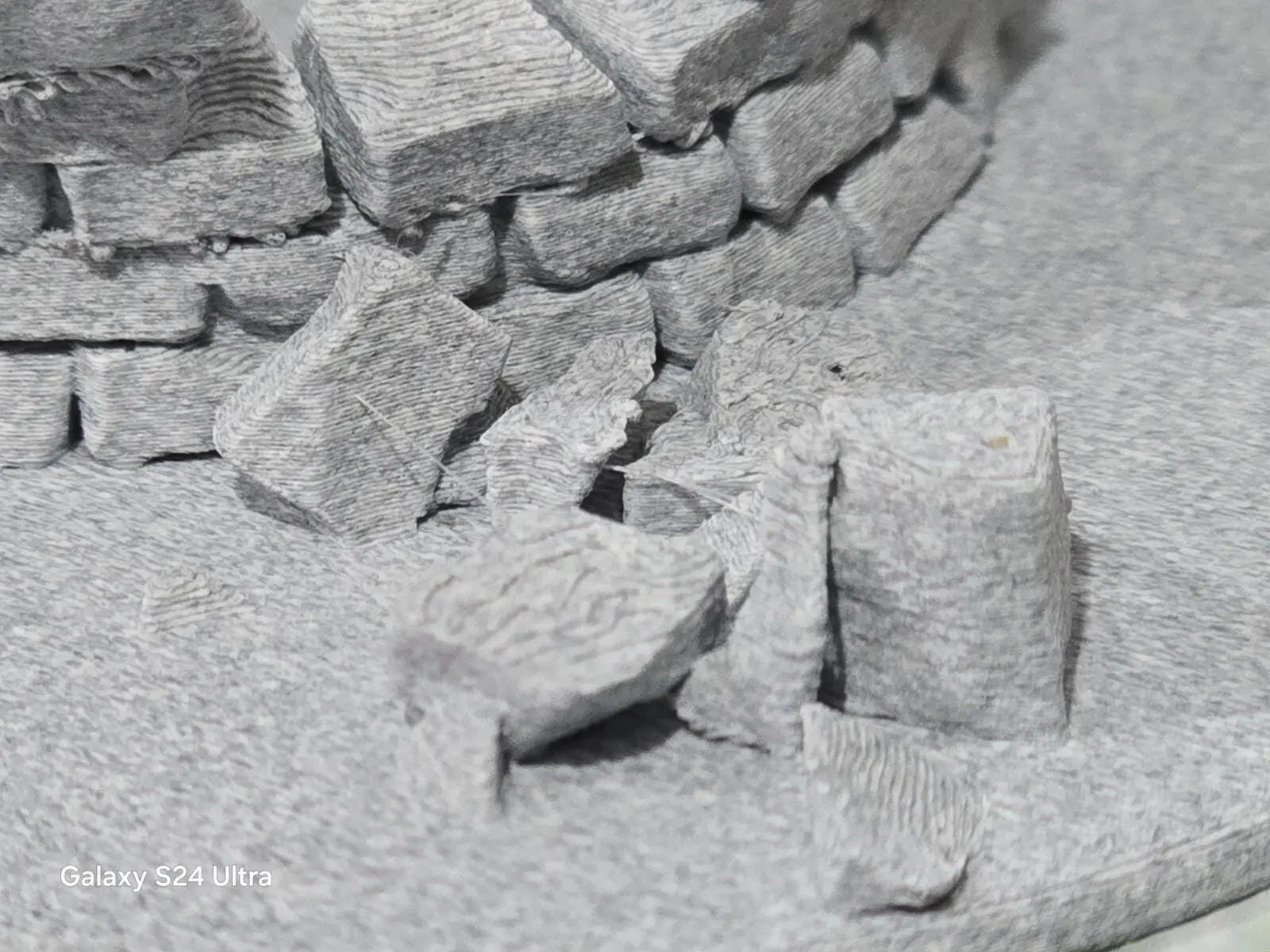 1 Gauge 1:32 Scale Model Railway Stone Well on 140mm base Scenery Terrain 3D Peak Print