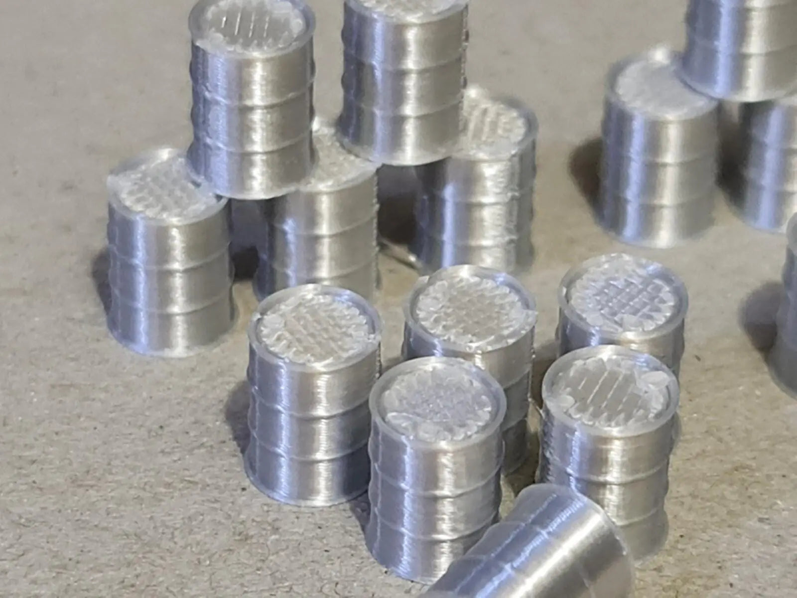 18 New Aluminium Oil Drum Barrels 1:43 Scale Models diorama accessories Truck 3D Peak Print