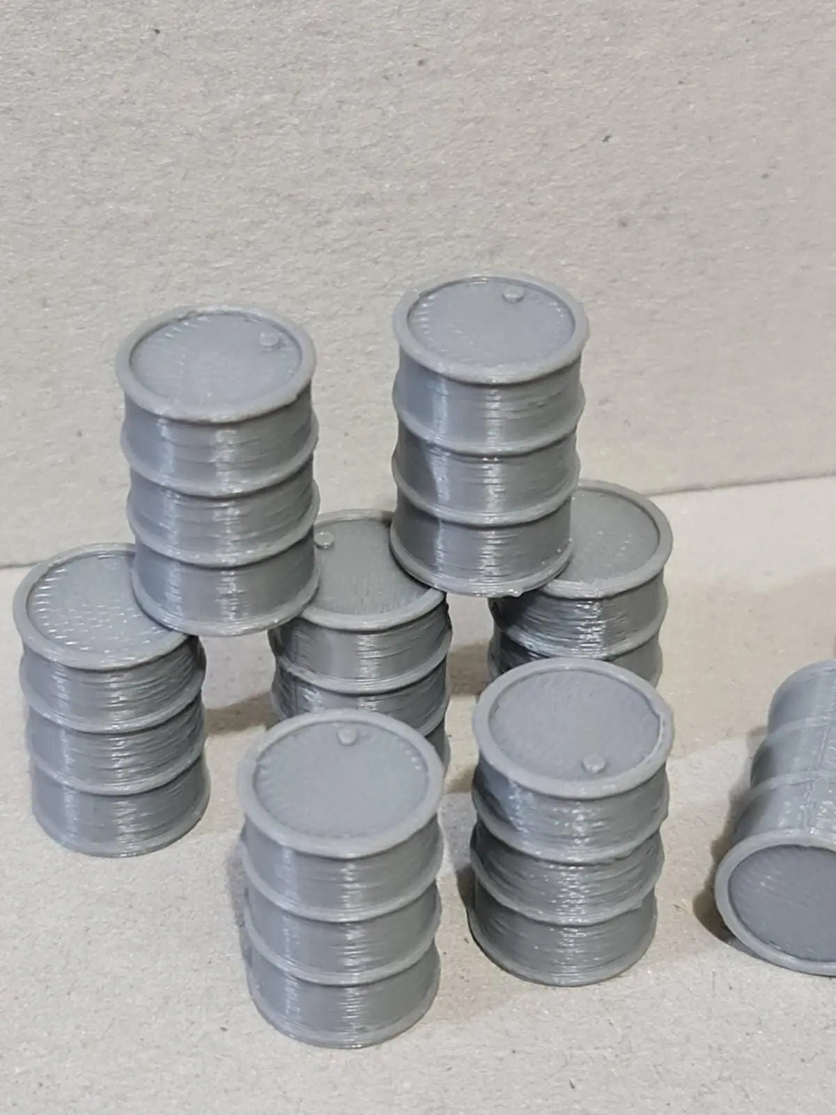 18 New Grey Oil Drum Barrels 1:43 Scale Models diorama accessories Truck Lorry 3D Peak Print