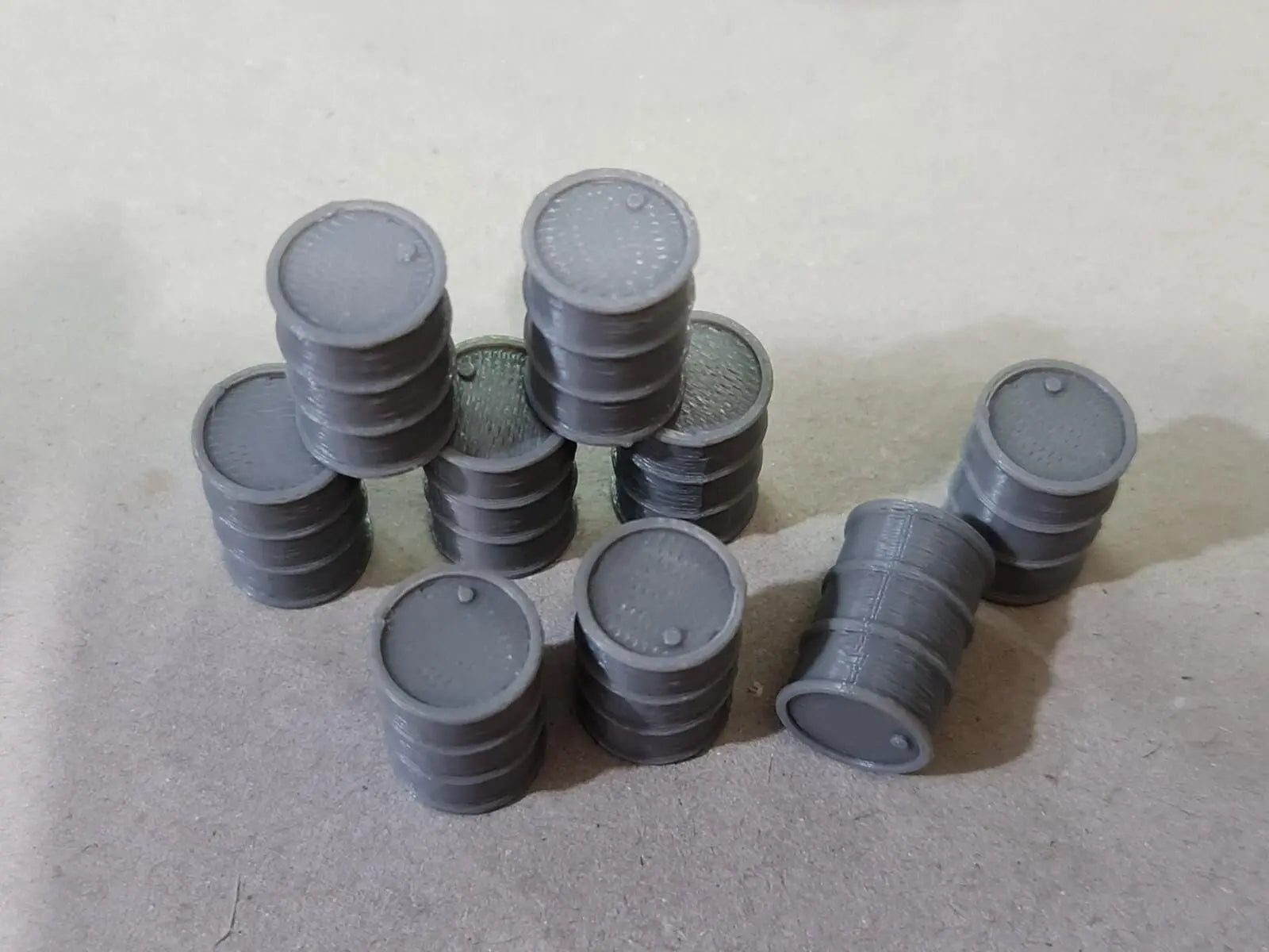 18 New Grey Oil Drum Barrels 1:43 Scale Models diorama accessories Truck Lorry 3D Peak Print