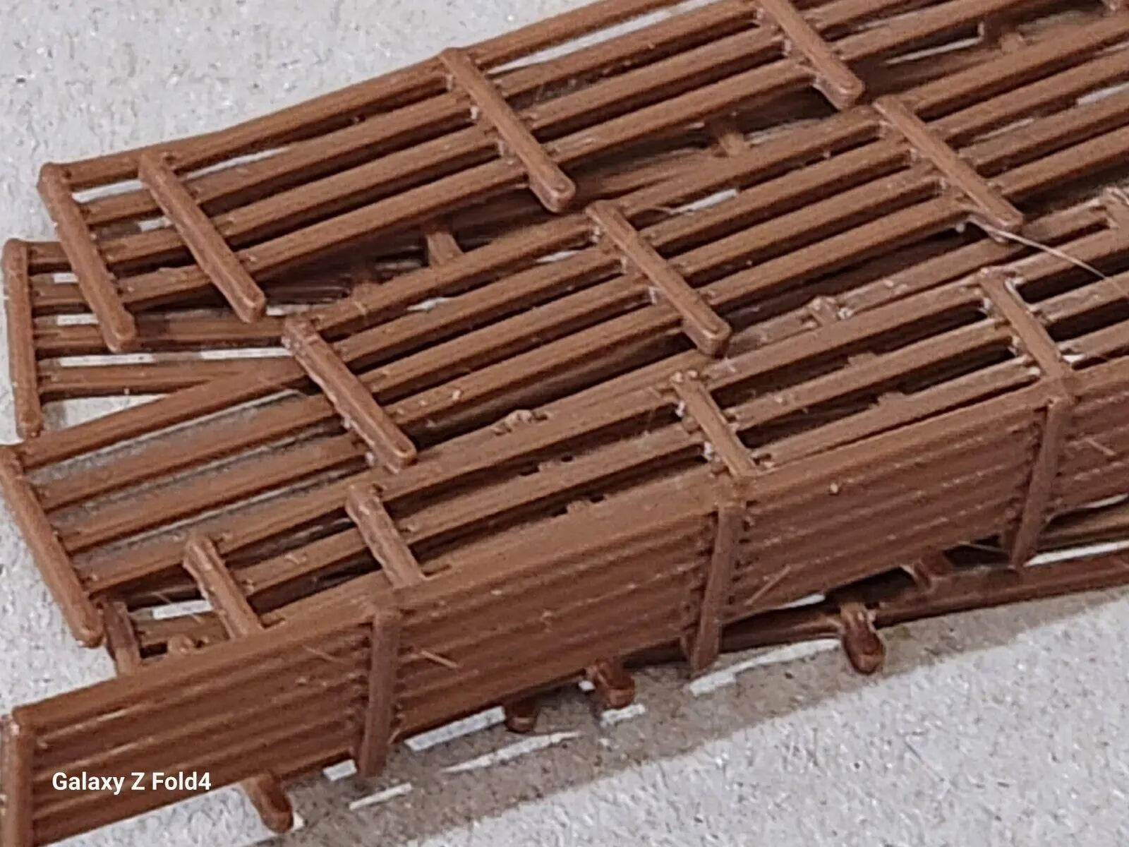 Fencing Railings OO HO New 20 Pack Brown Gauge 1:76 Scale Models Train Railway 3D Peak Print