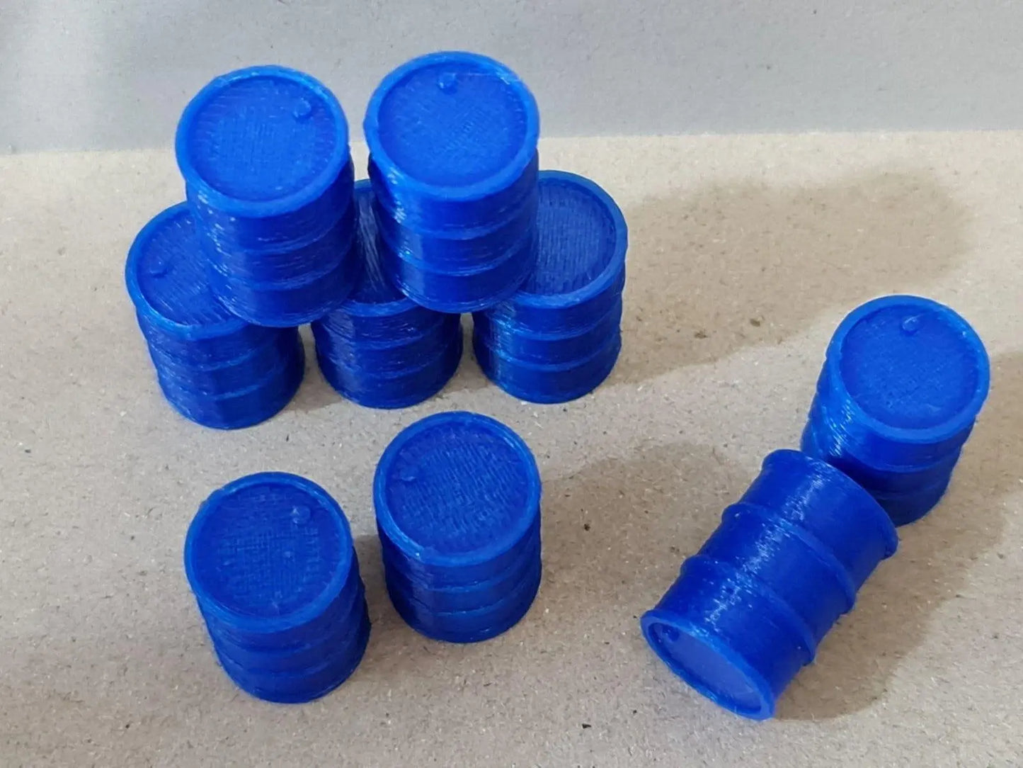 18 New Blue Oil Drum Barrels 1:43 Scale Models diorama accessories Truck Lorry 3D Peak Print