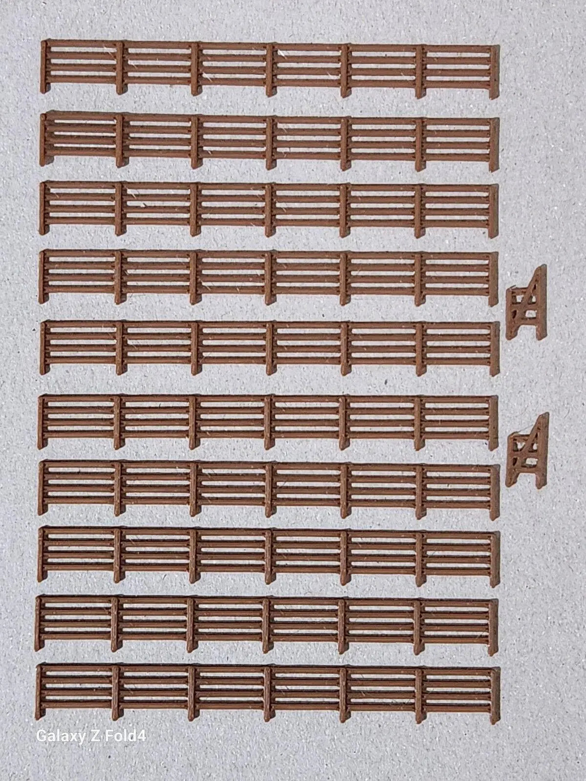 Fencing Railings OO HO New 20 Pack Brown Gauge 1:76 Scale Models Train Railway 3D Peak Print