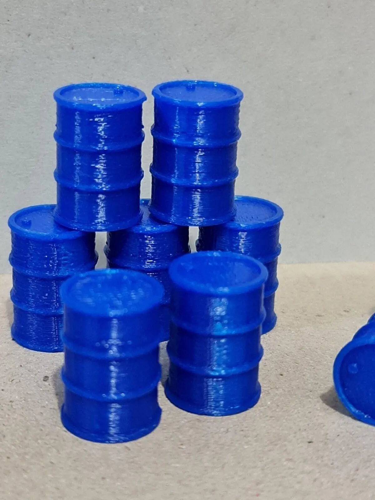 18 New Blue Oil Drum Barrels 1:43 Scale Models diorama accessories Truck Lorry 3D Peak Print