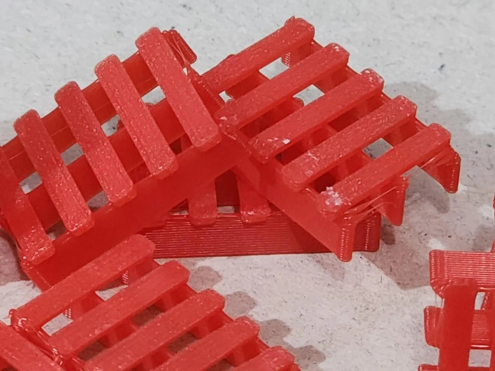 Red LPR PRO80 La Palette Rouge Pallets Pack 25 OO Gauge 1:76 Scale Model Railway 3D Peak Print