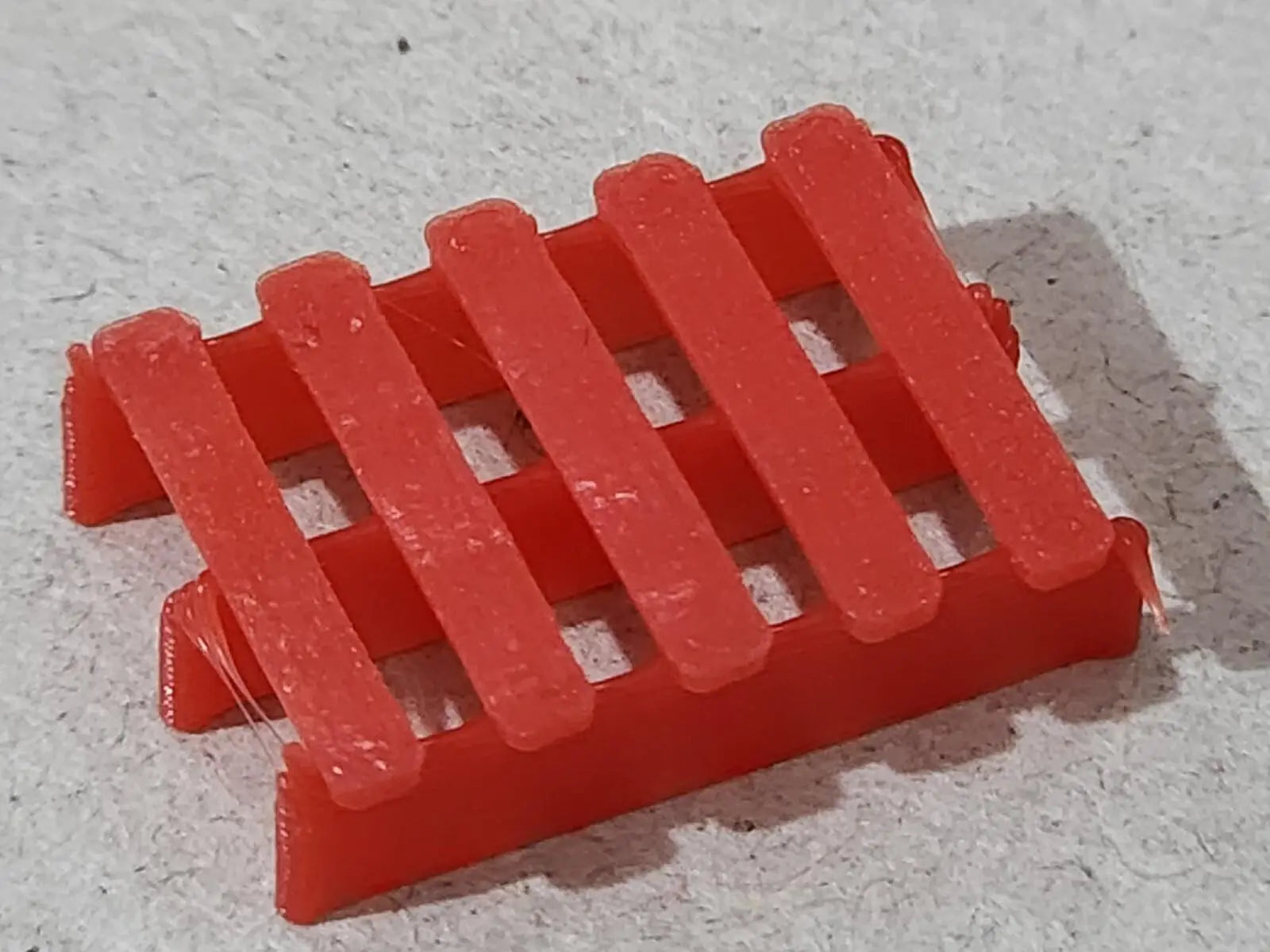 Red LPR PRO80 La Palette Rouge Pallets Pack 25 OO Gauge 1:76 Scale Model Railway 3D Peak Print