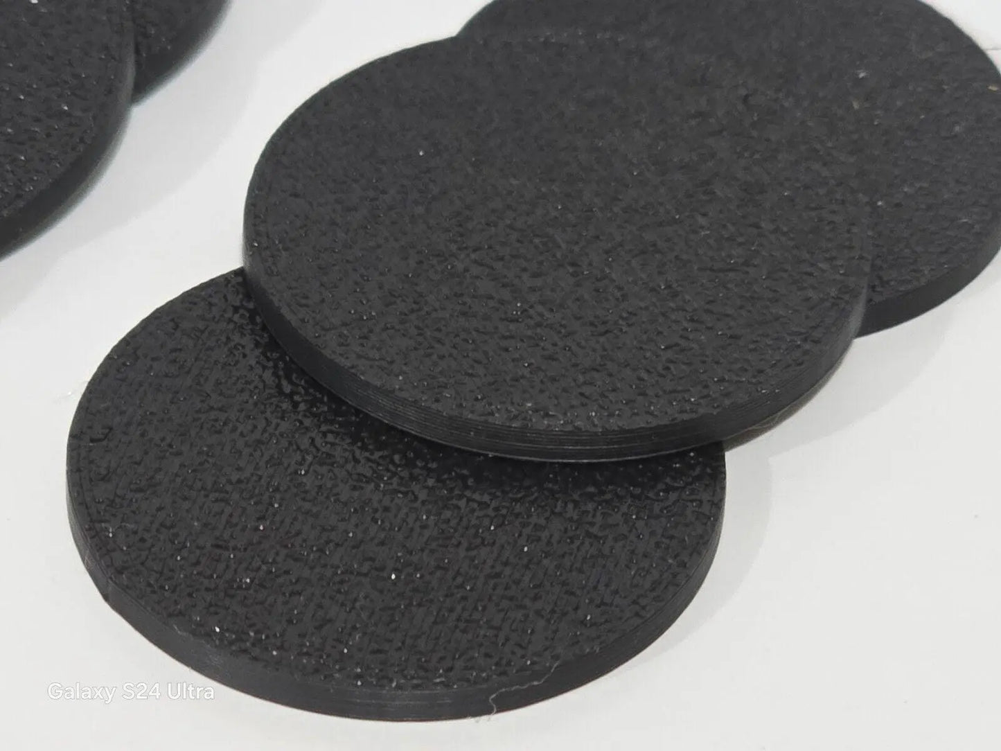 10pcs 40mm Round Small Miniature Model Bases 2mm Deep Thick Circular Base, Black 3D Peak Print