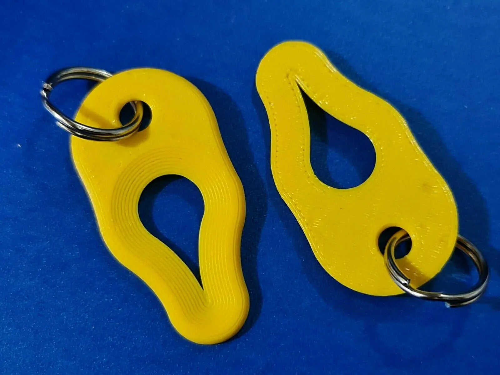 2 x Key Ring Tick Removal Tools Yellow PLA Plastic Biodegradable, dog cat horse 3D Peak Print