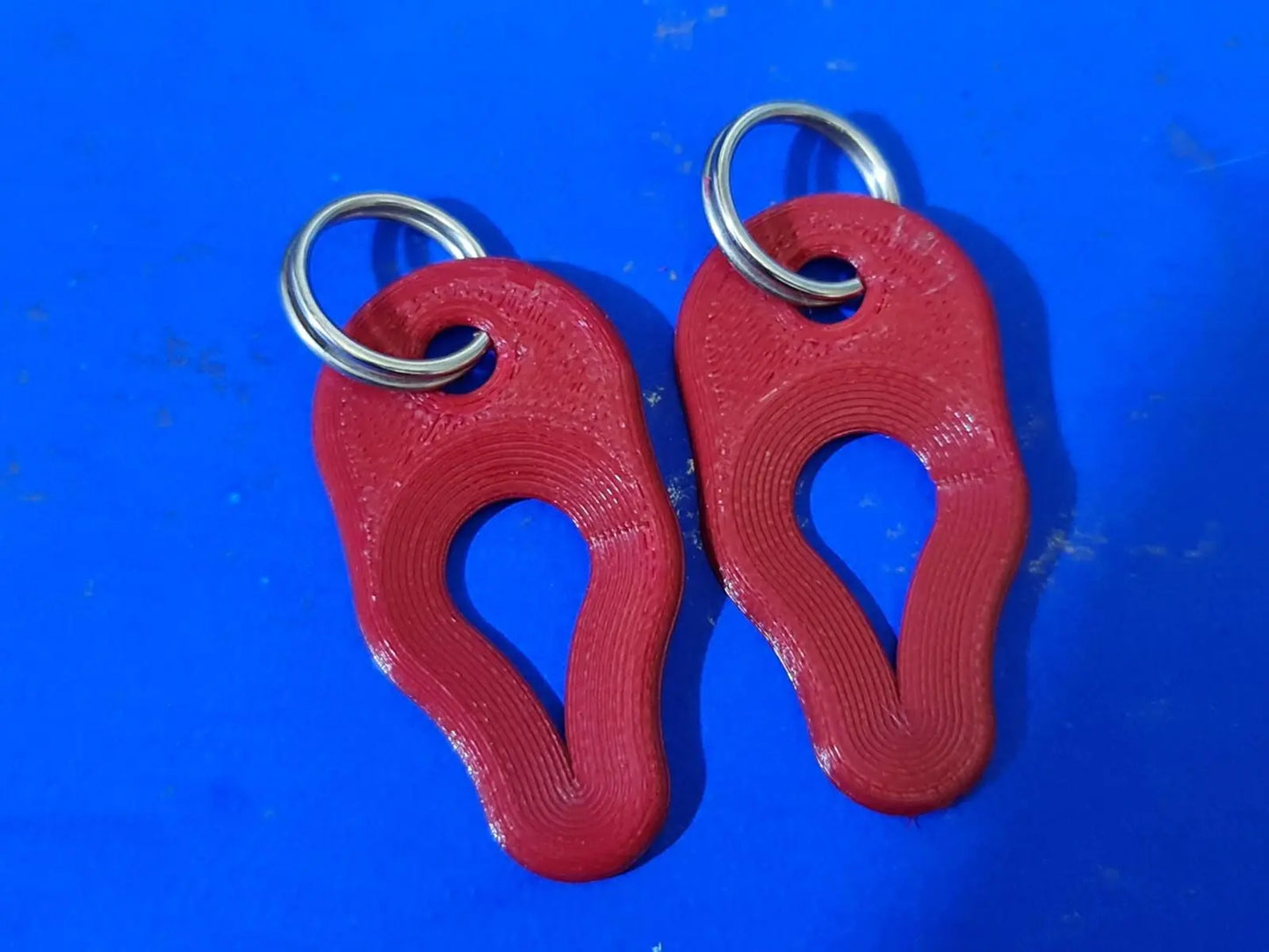 2 x Key Ring Tick Removal Tools Ruby Red PLA Plastic Biodegradable dog cat horse 3D Peak Print