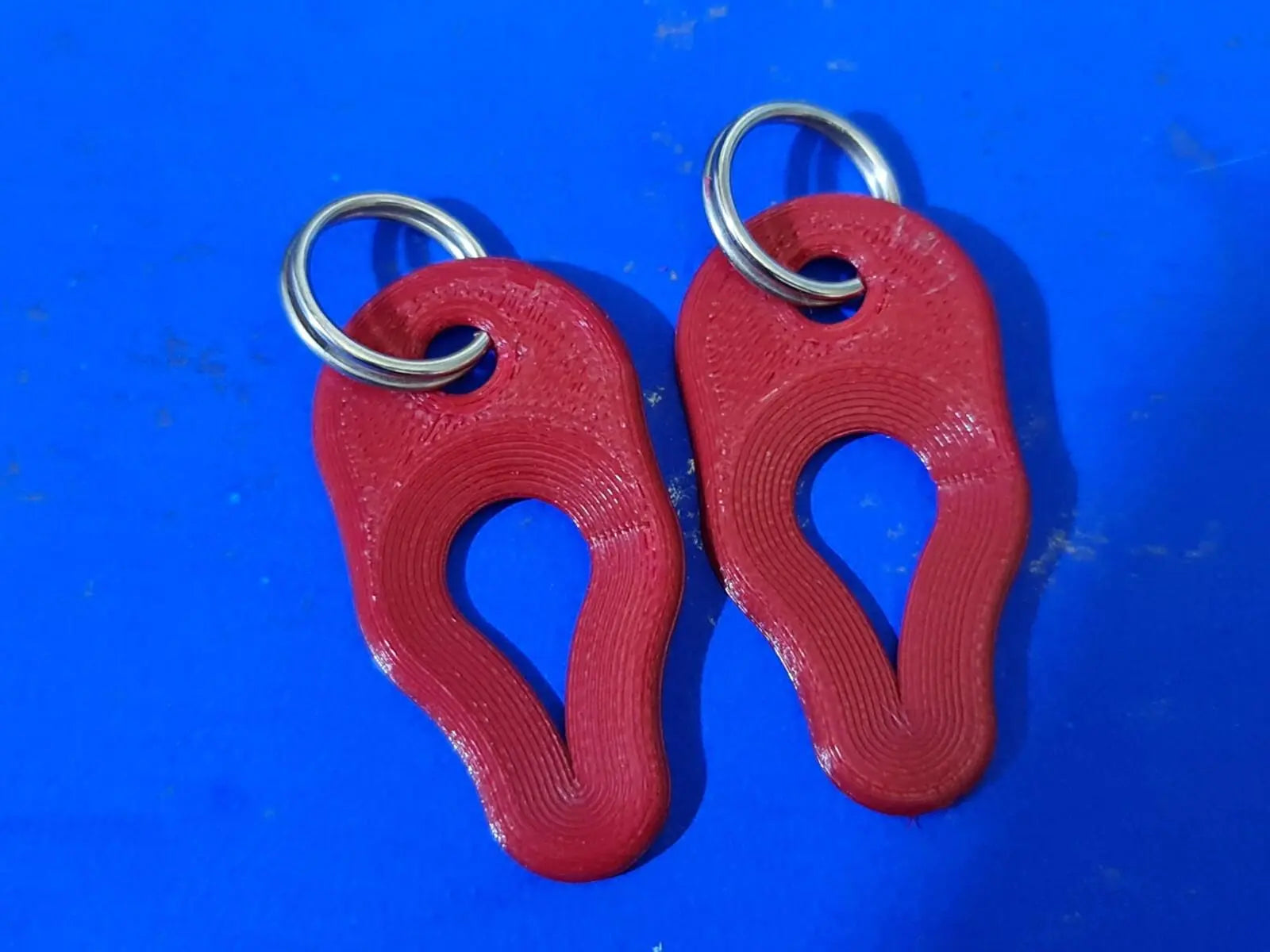 2 x Key Ring Tick Removal Tools Ruby Red PLA Plastic Biodegradable dog cat horse 3D Peak Print