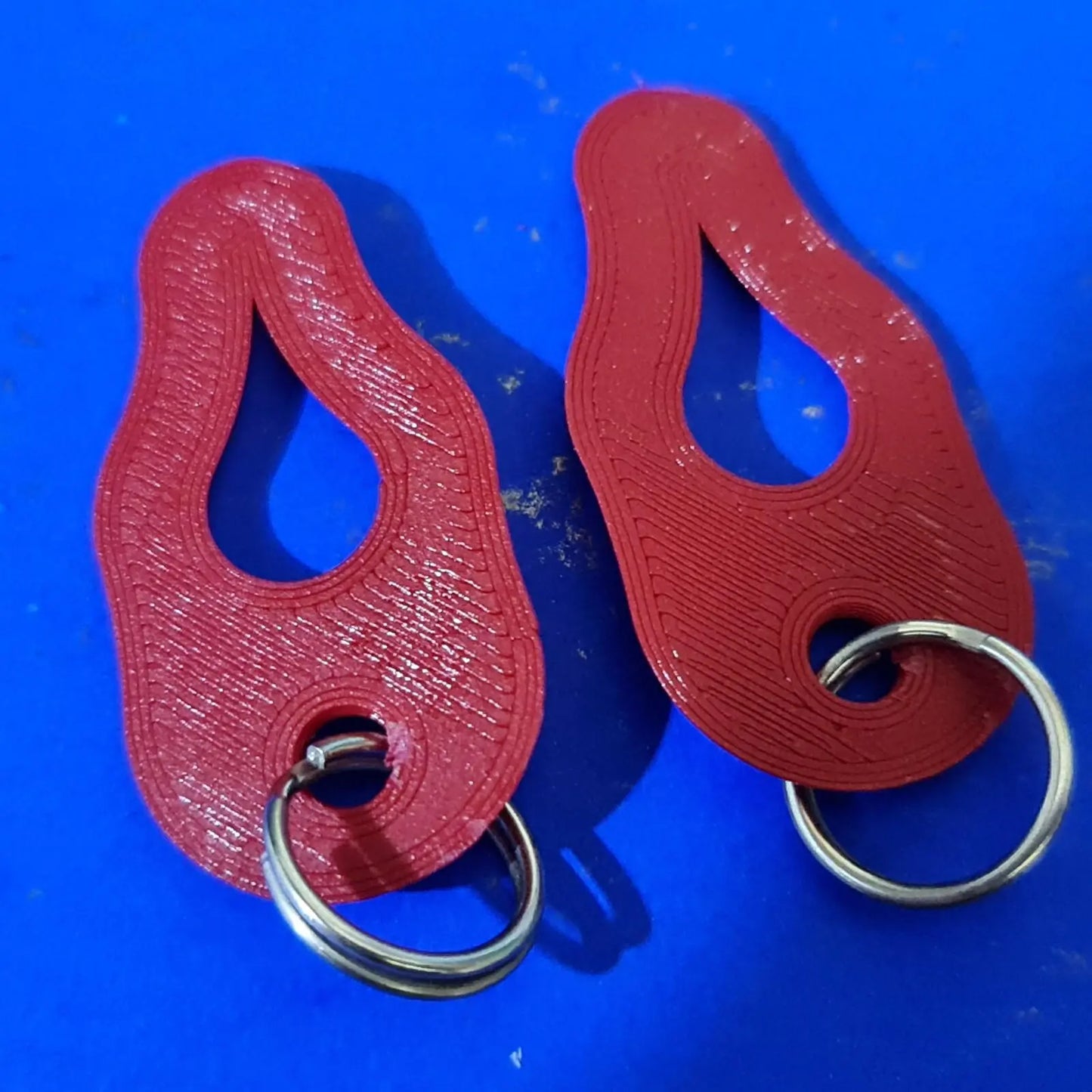 2 x Key Ring Tick Removal Tools Ruby Red PLA Plastic Biodegradable dog cat horse 3D Peak Print