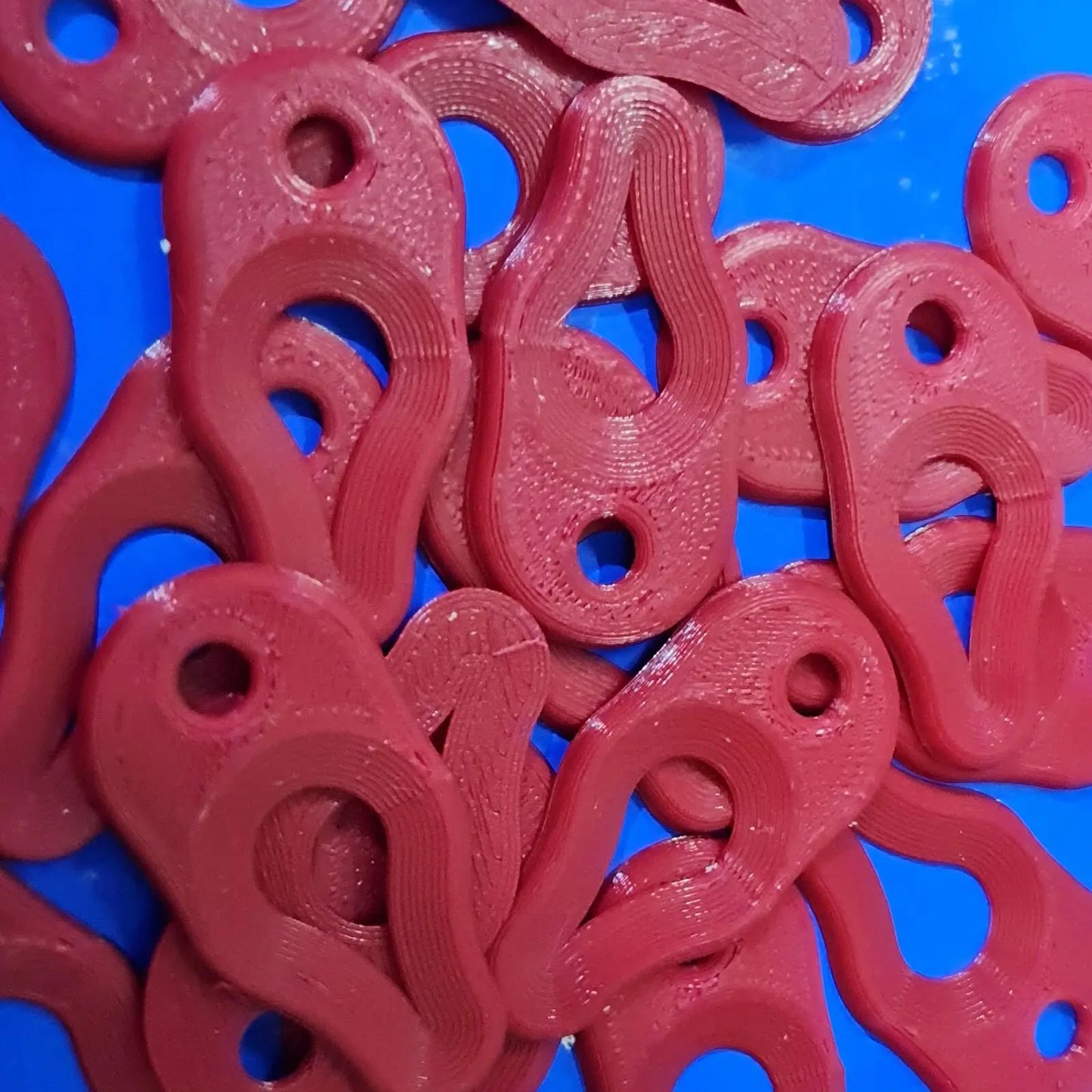 2 x Key Ring Tick Removal Tools Ruby Red PLA Plastic Biodegradable dog cat horse 3D Peak Print