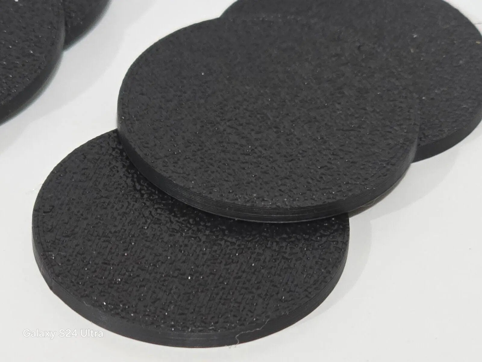 10pcs 20mm Round Small Miniature Model Bases 2mm Deep Thick Circular Base, Black 3D Peak Print