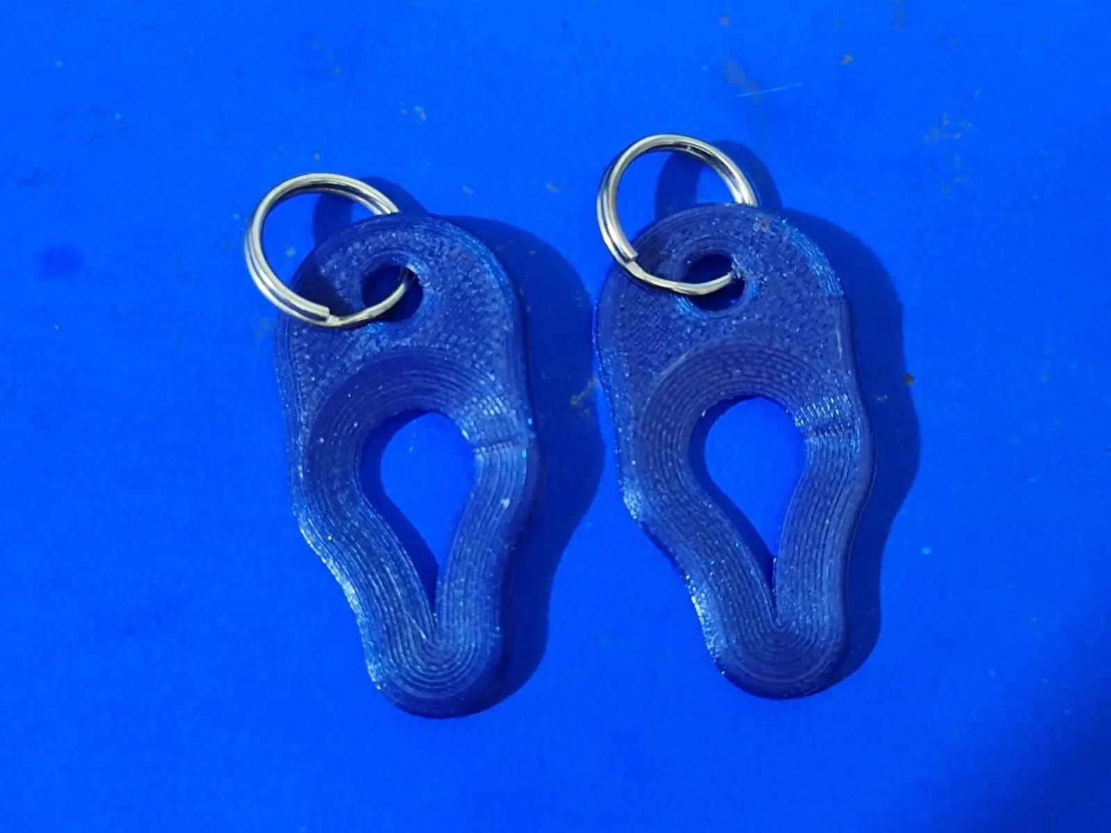 2 x Key Ring Tick Removal Tools Blue Amethyst PLA Plastic Biodegradable dog cat 3D Peak Print