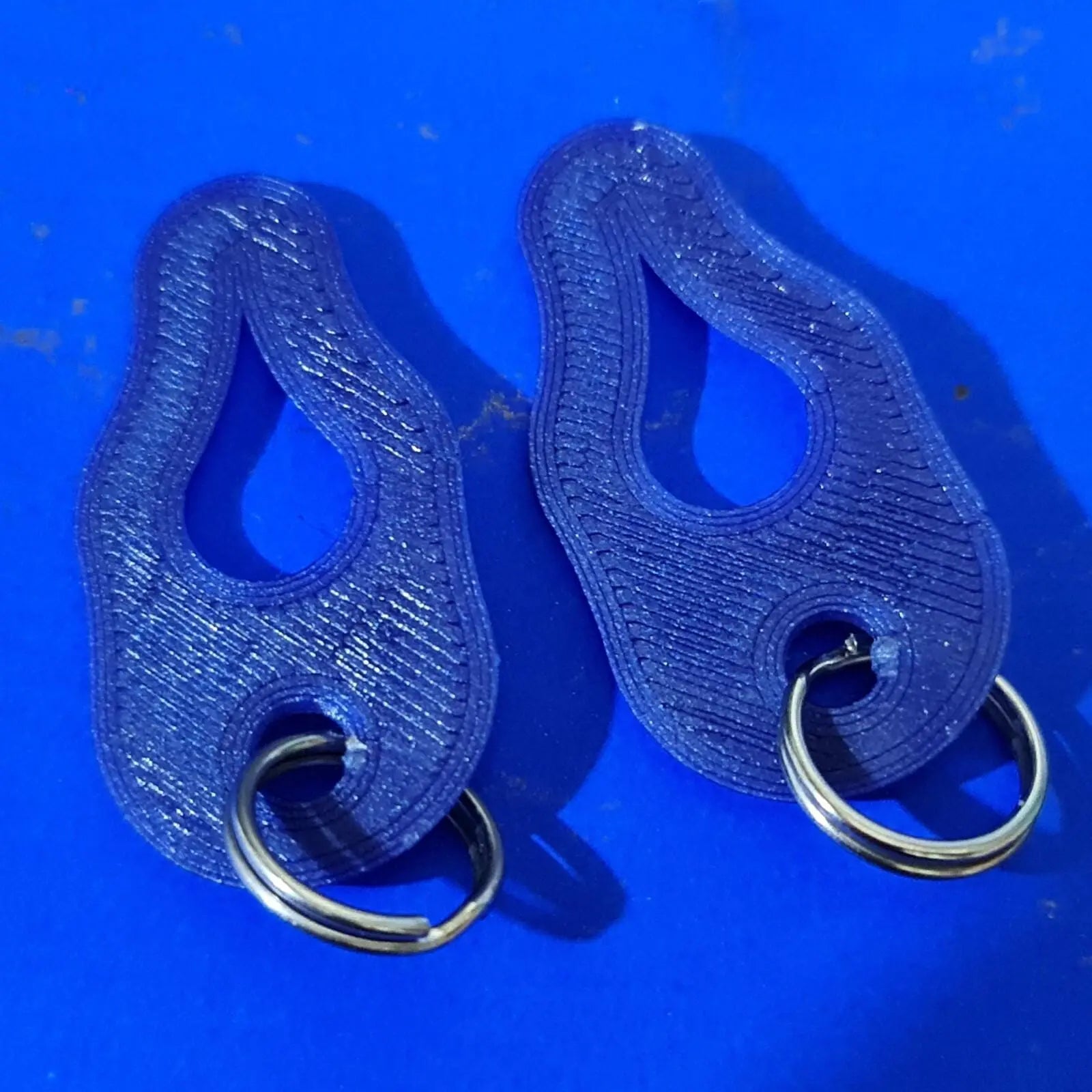 2 x Key Ring Tick Removal Tools Blue Amethyst PLA Plastic Biodegradable dog cat 3D Peak Print