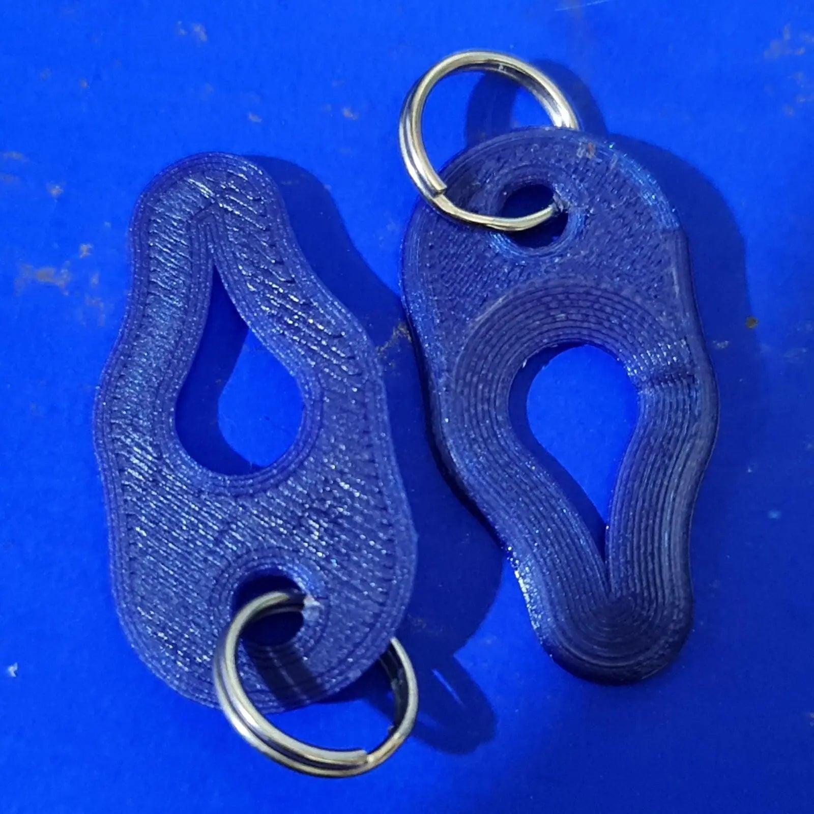 2 x Key Ring Tick Removal Tools Blue Amethyst PLA Plastic Biodegradable dog cat 3D Peak Print