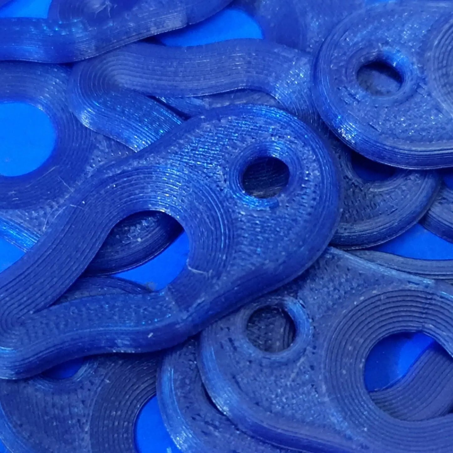 2 x Key Ring Tick Removal Tools Blue Amethyst PLA Plastic Biodegradable dog cat 3D Peak Print