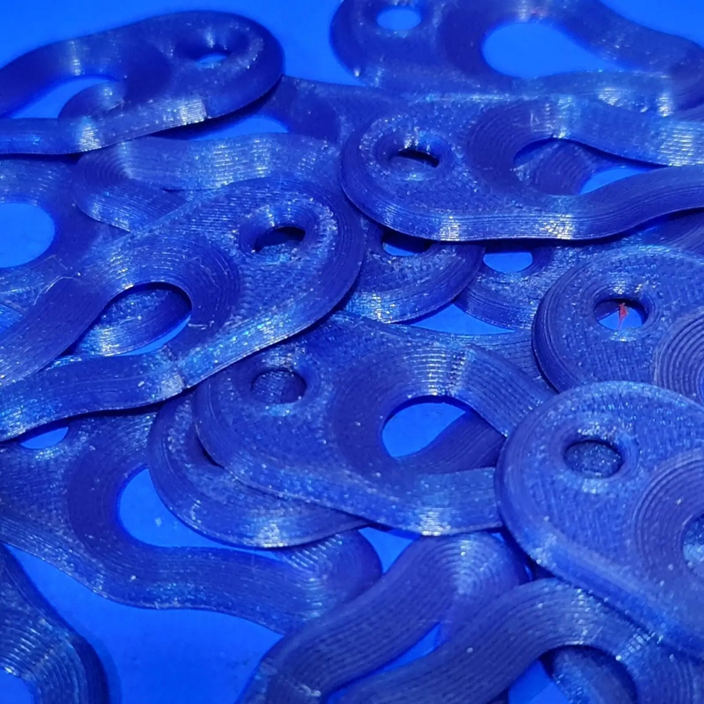 2 x Key Ring Tick Removal Tools Blue Amethyst PLA Plastic Biodegradable dog cat 3D Peak Print