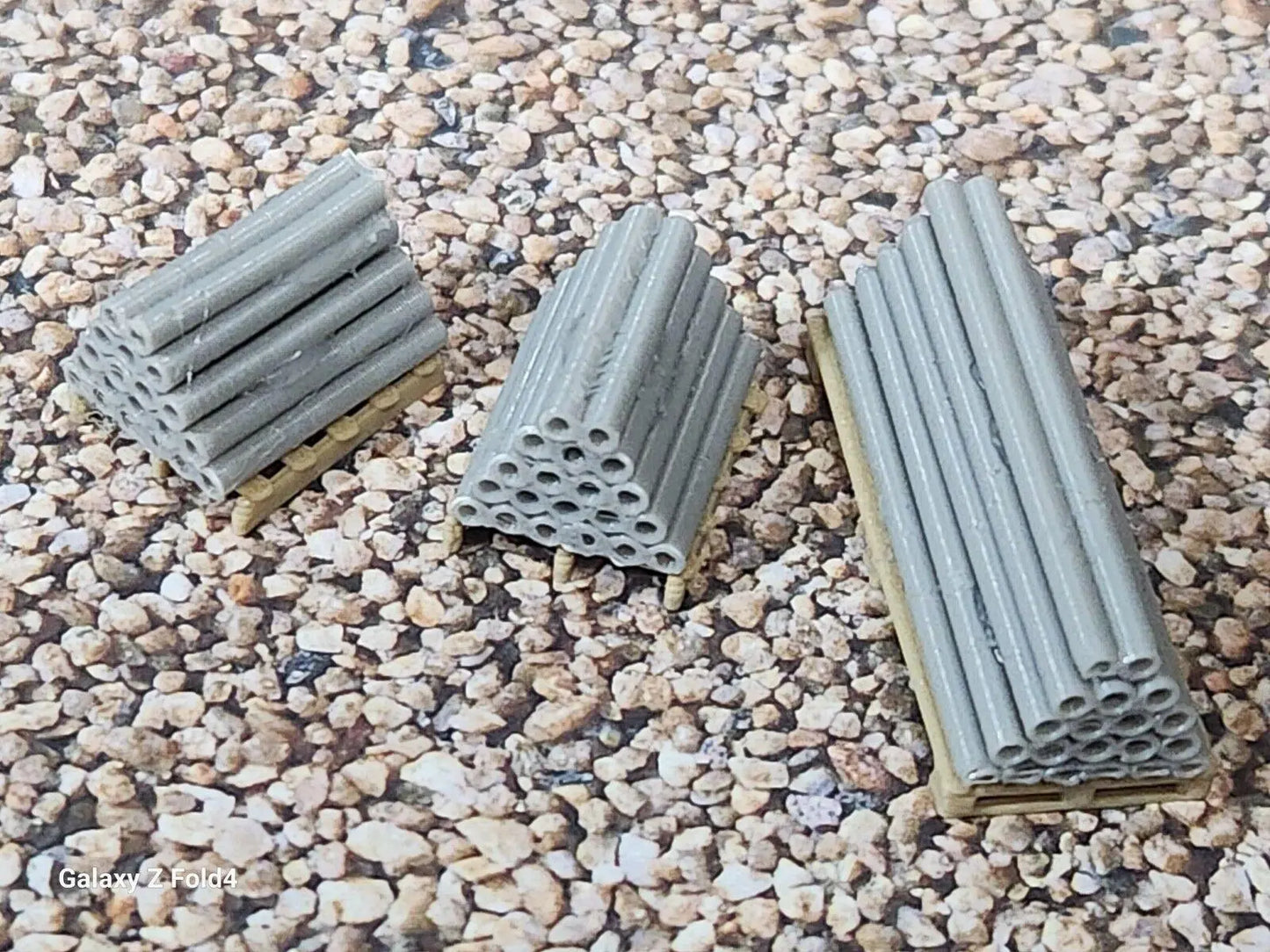 1:76 Scale OO Gauge Model Railway Pallets with Pipes Scenery and Accessories 3D Peak Print