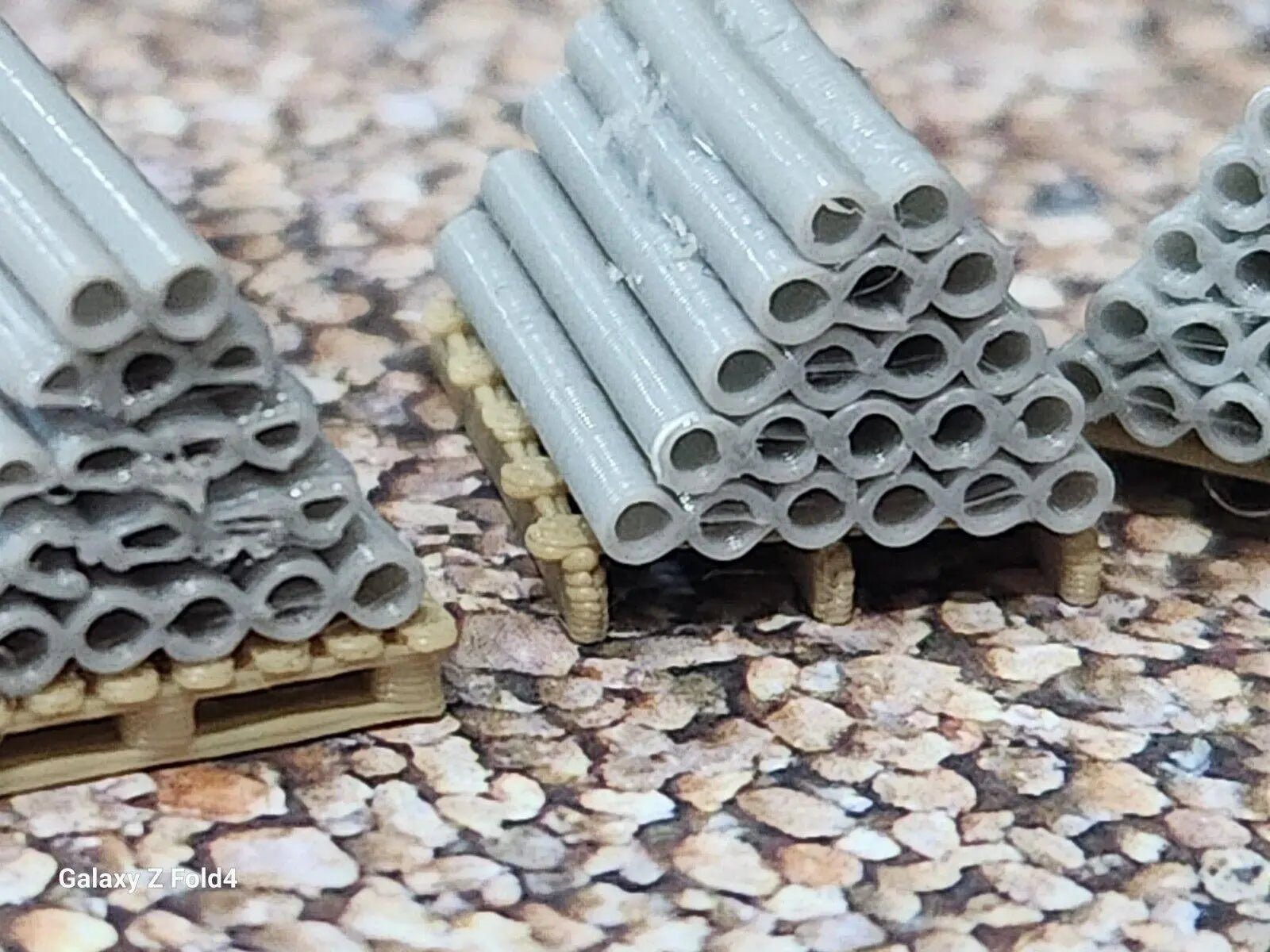 1:76 Scale OO Gauge Model Railway Pallets with Pipes Scenery and Accessories 3D Peak Print