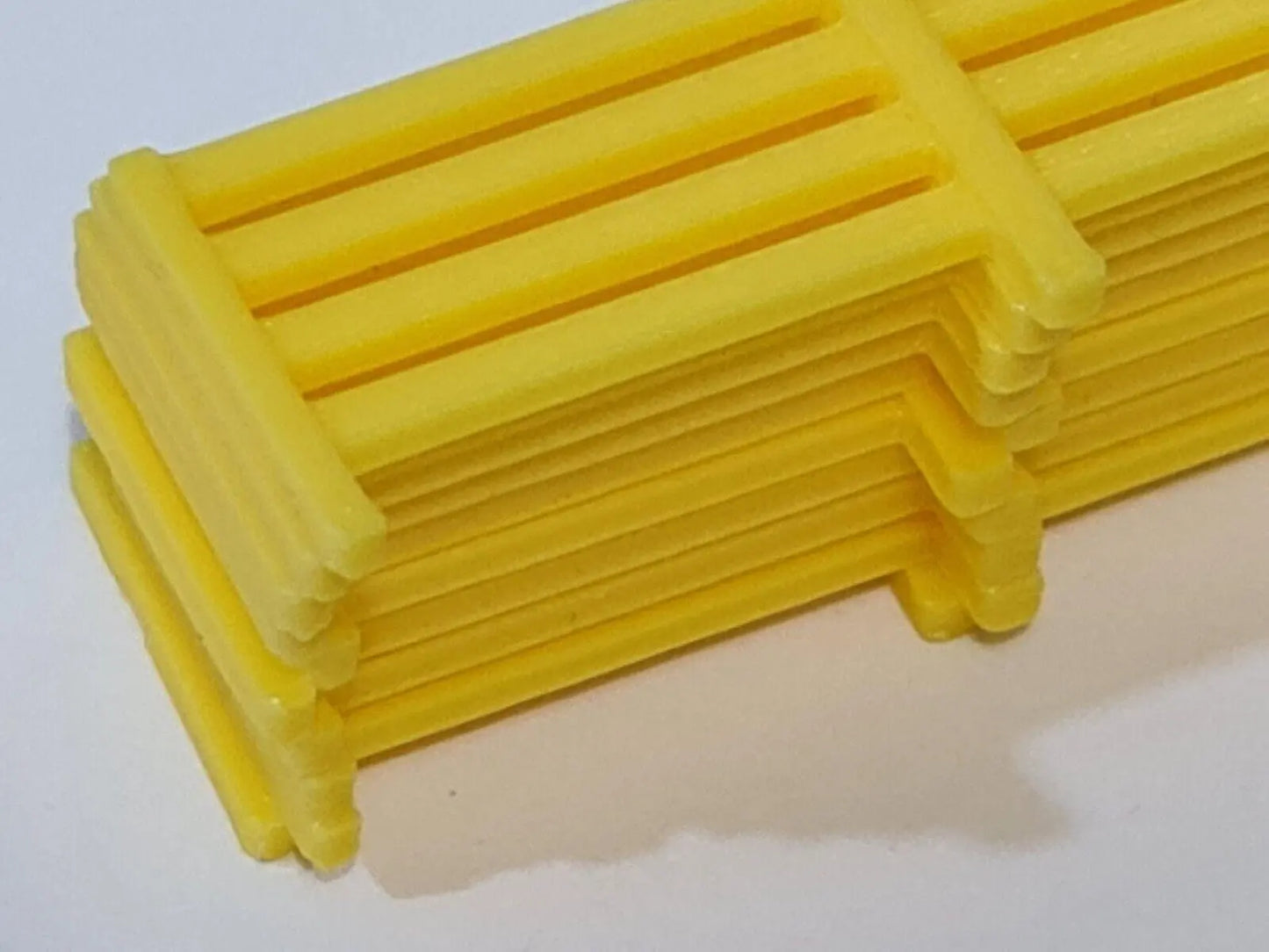 Fencing Railings OO HO New 10 Pack Yellow Gauge 1:76 Scale Models Train Railway 3D Peak Print
