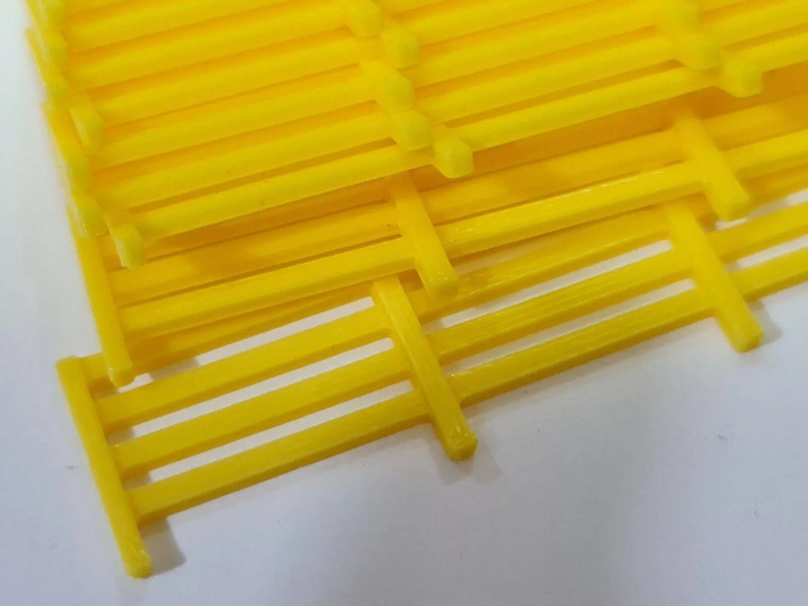 Fencing Railings OO HO New 10 Pack Yellow Gauge 1:76 Scale Models Train Railway 3D Peak Print
