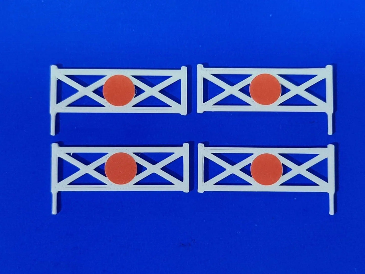 New 4 pack (2 pairs) white oo/ho gauge level crossing gates 1:76 scale 3D Peak Print