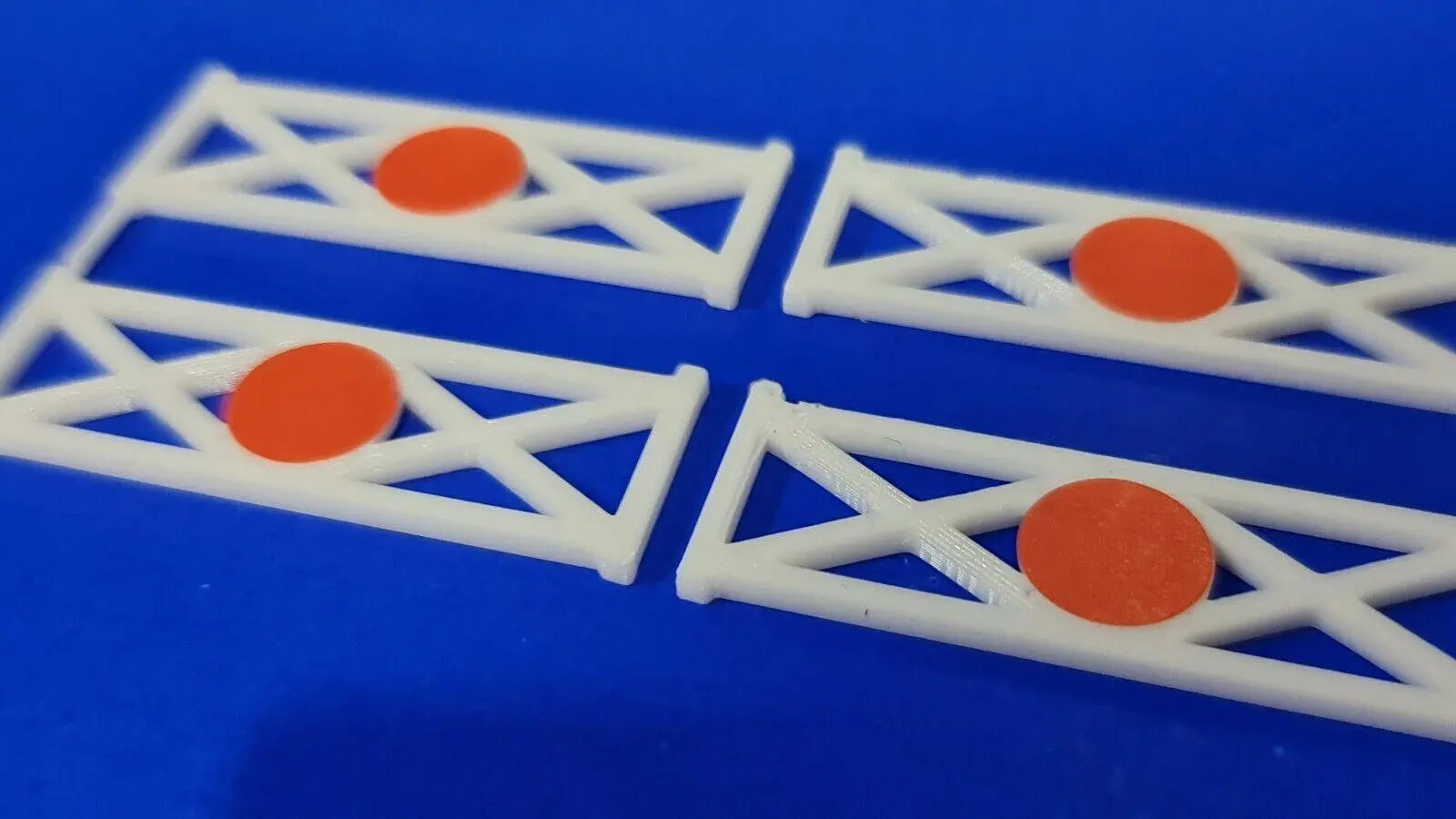 New 4 pack (2 pairs) white oo/ho gauge level crossing gates 1:76 scale 3D Peak Print