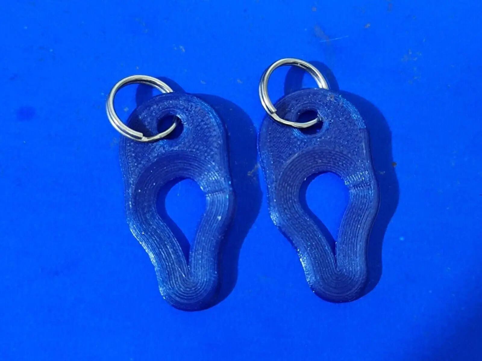 2 x Key Ring Tick Removal Tools Blue Amethyst PLA Plastic Biodegradable dog cat 3D Peak Print