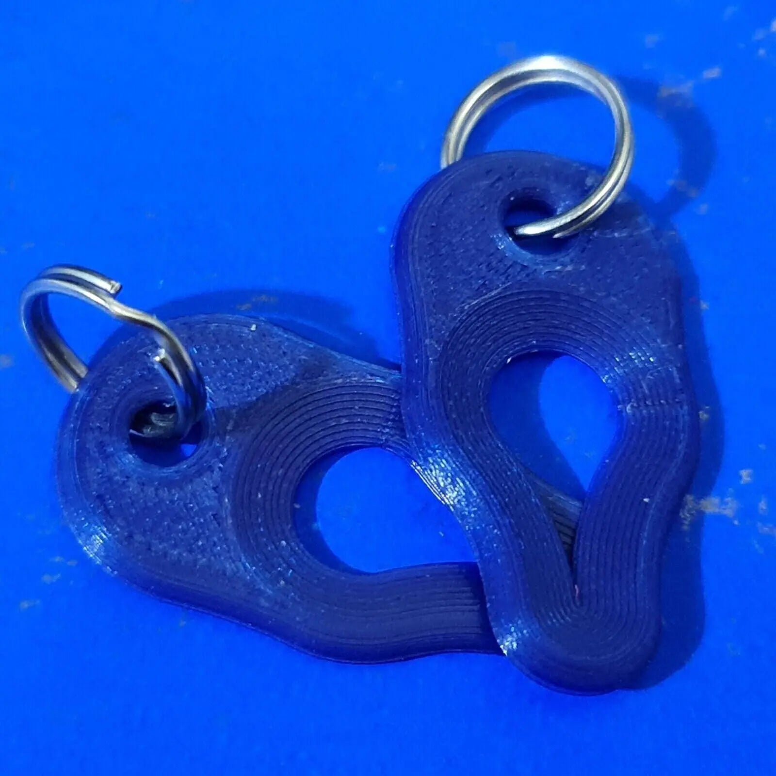 2 x Key Ring Tick Removal Tools Blue Amethyst PLA Plastic Biodegradable dog cat 3D Peak Print