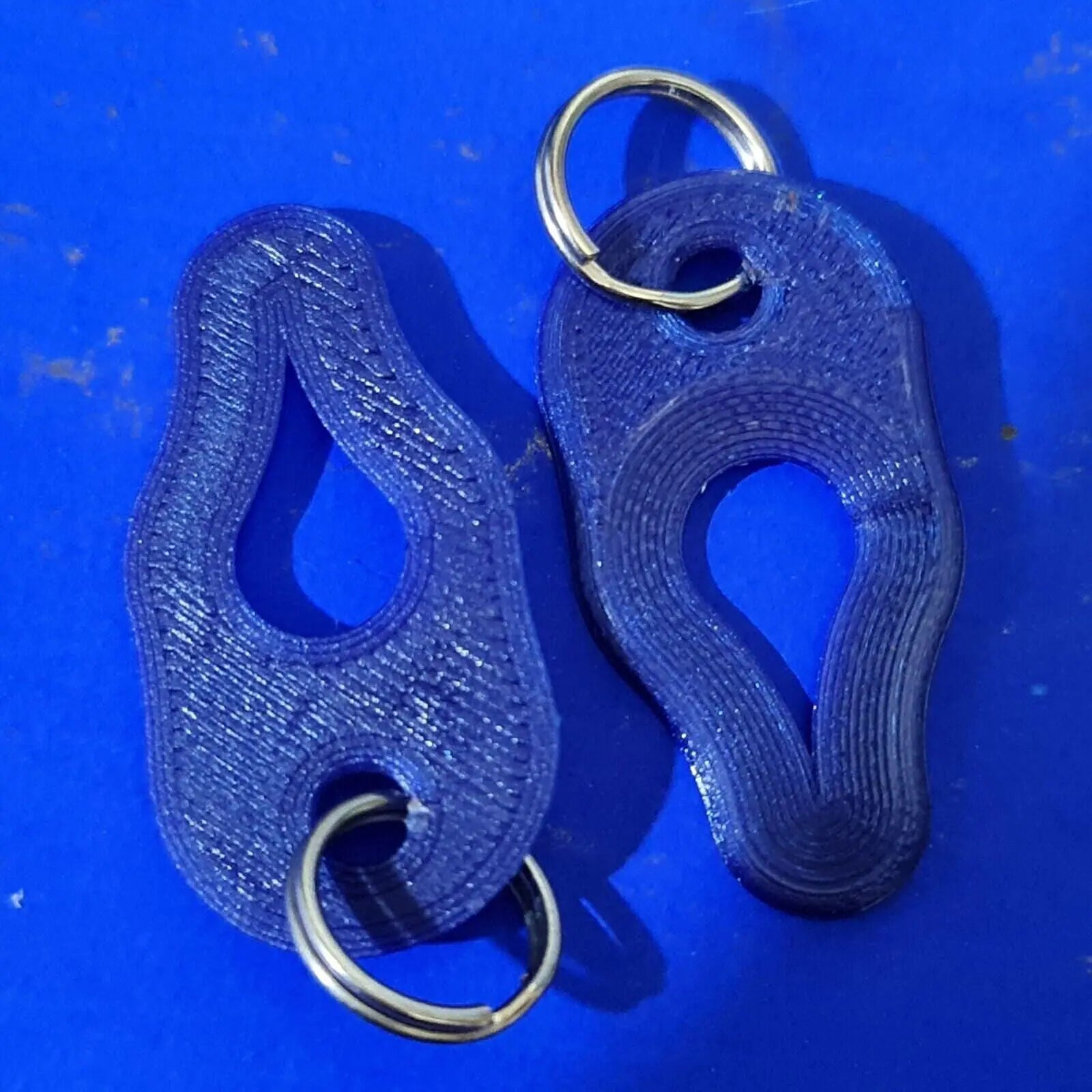 2 x Key Ring Tick Removal Tools Blue Amethyst PLA Plastic Biodegradable dog cat 3D Peak Print
