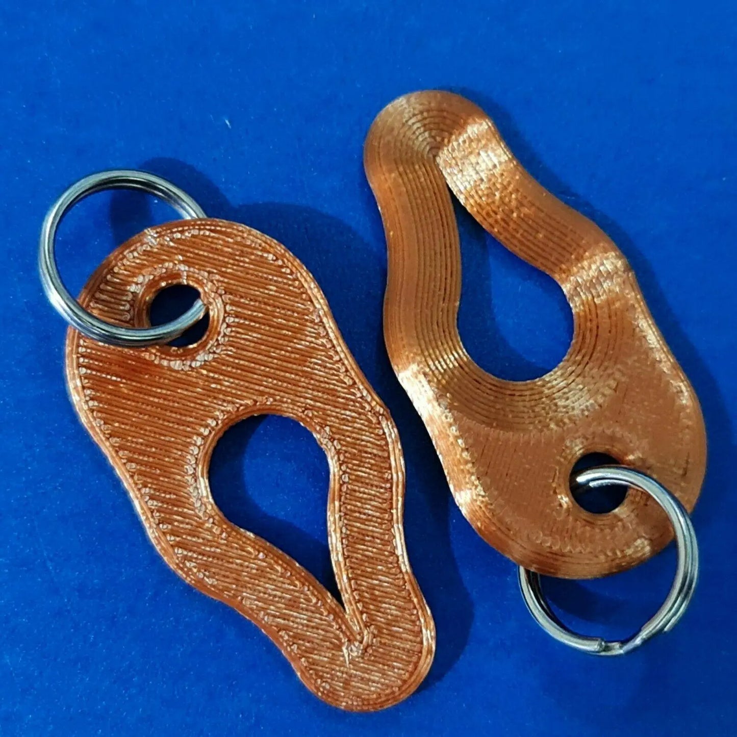 2 x Key Ring Tick Removal Tools Copper PLA Plastic Biodegradable, dog cat horse 3D Peak Print
